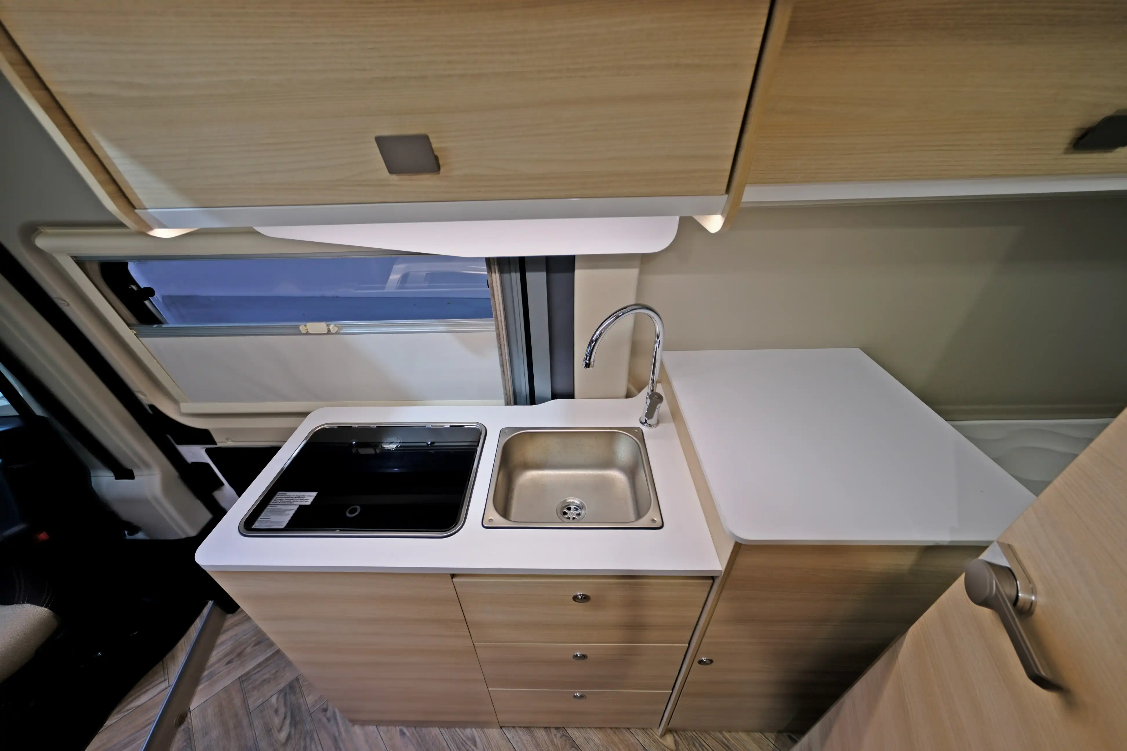 CHAUSSON V 594 FIRST-LINE